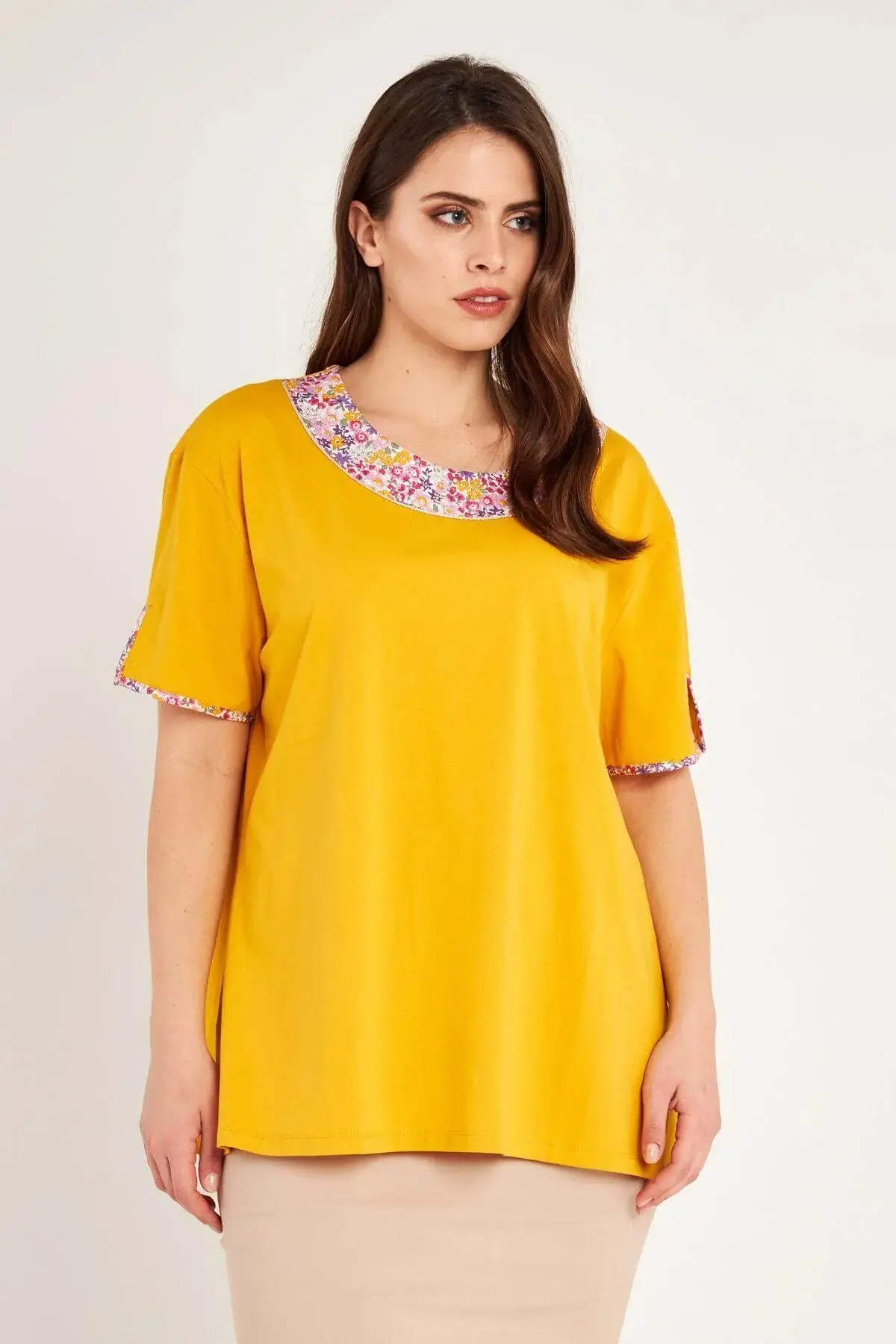 Maglia con scollo a fiori OCRA - Image 2