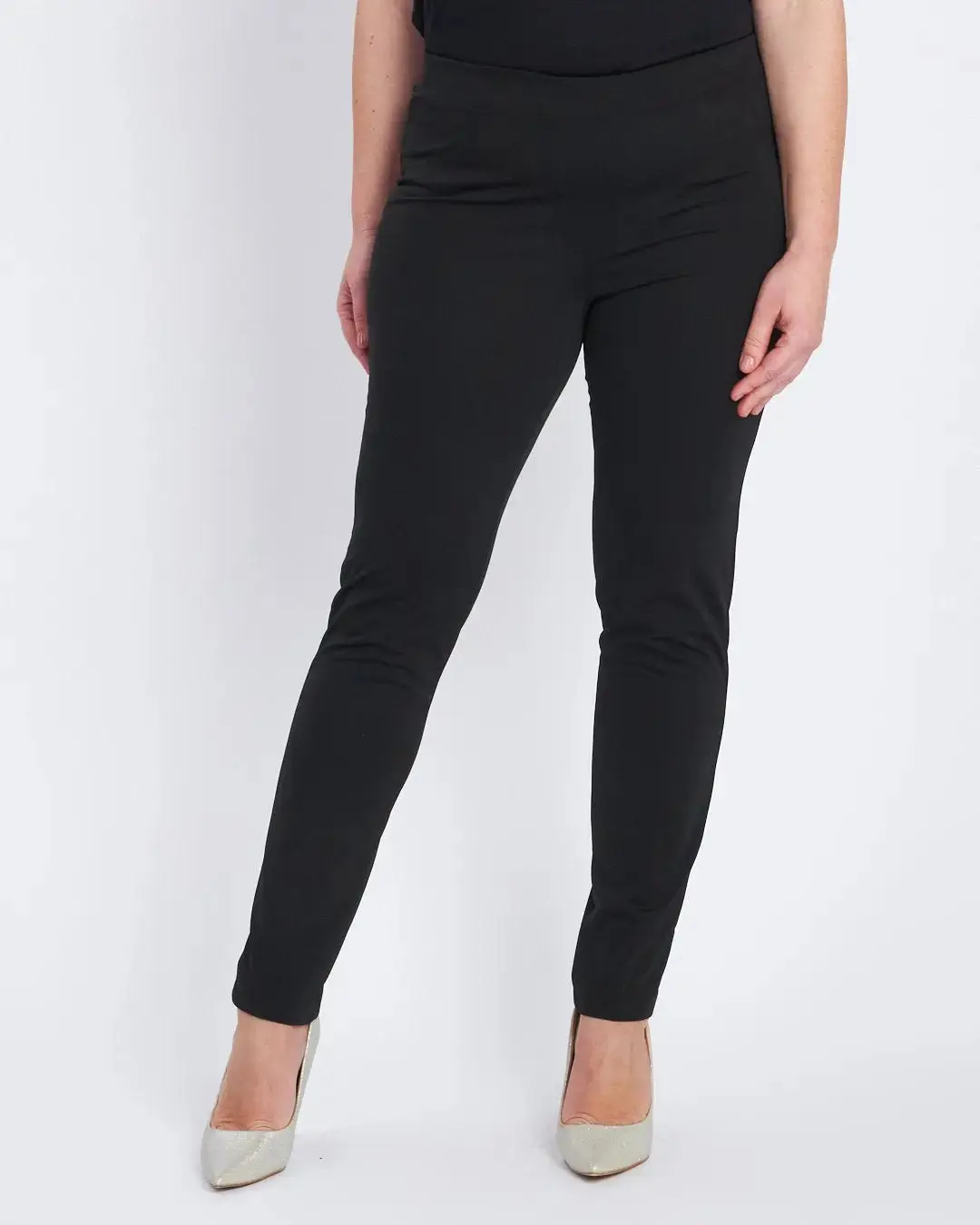 Pantalone basic con taglio push up posteriore NERO - Image 2