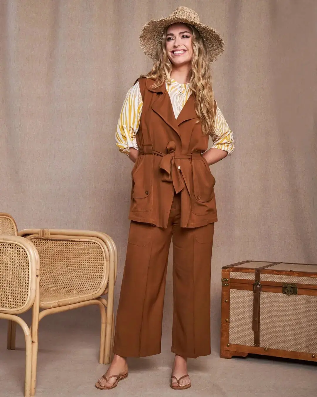 Pantalone cropped in twill di viscosa con tasche e bustino elastico MORO - Image 2