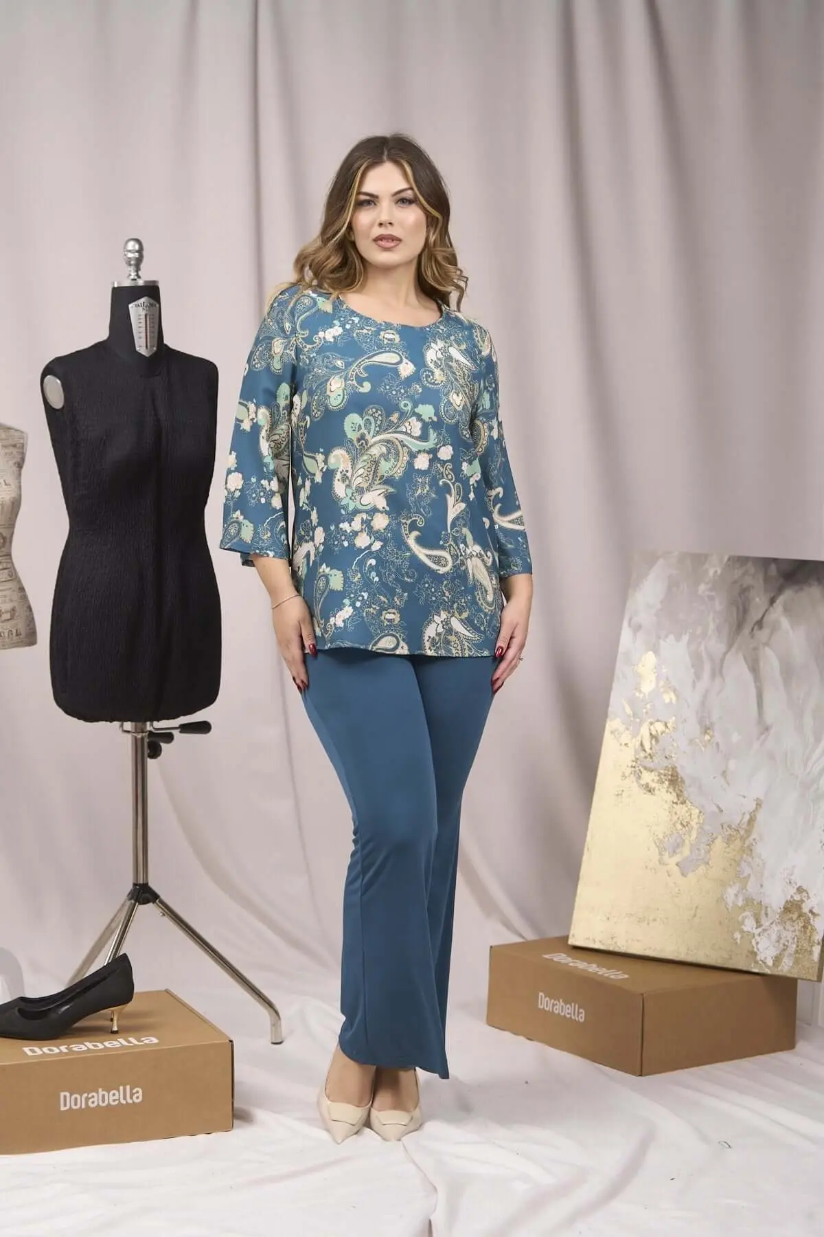 Completo con blusa blusa fantasia e pantalone in unito OTTANIO - Image 3