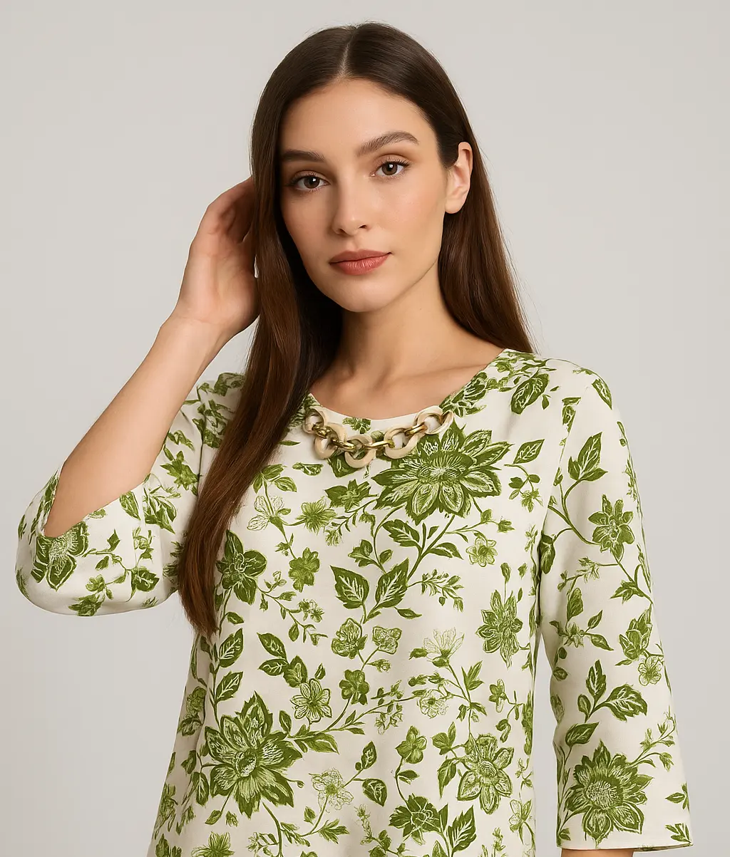 Blusa ampia e lunga in raso stampato a fantasia con accessorio scollo - Image 3