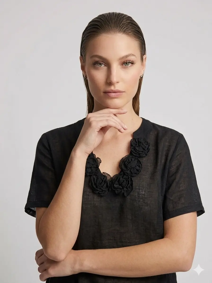 T-Shirt Noir Romantique - Image 2